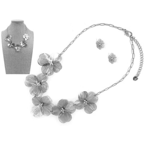 SILVER LASER CUT 4 FLOWER WITH PEARLS NECKLACE SET